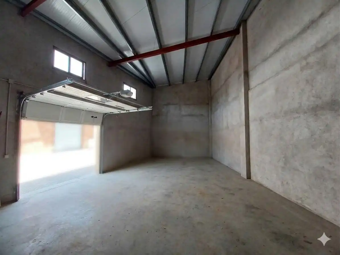 Parcheggio in vendita a La Roda