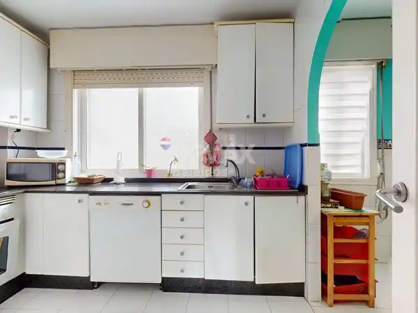 Kitchen of Flat for sale in Vigo   with Heating, Parquet flooring and Storage room