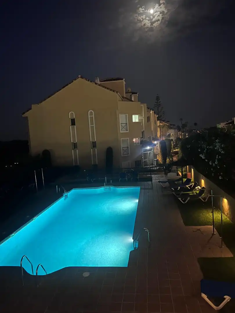 Apartamento con piscina en venta en Estepona Pueblo, imagen 13