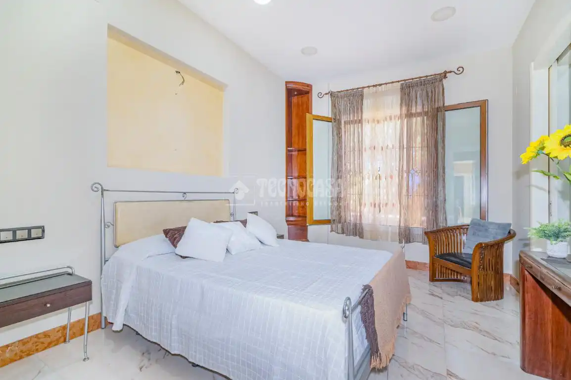 Habitación de Casa o chalet en venta en La Zubia con Aire acondicionado, Calefacción y Jardín privado
