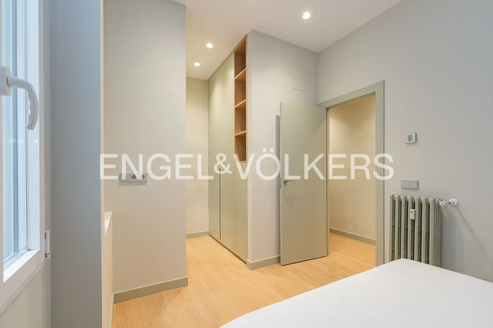 Schlafzimmer von Wohnung zum Verkauf in Madrid mit Klimaanlage und Heizung