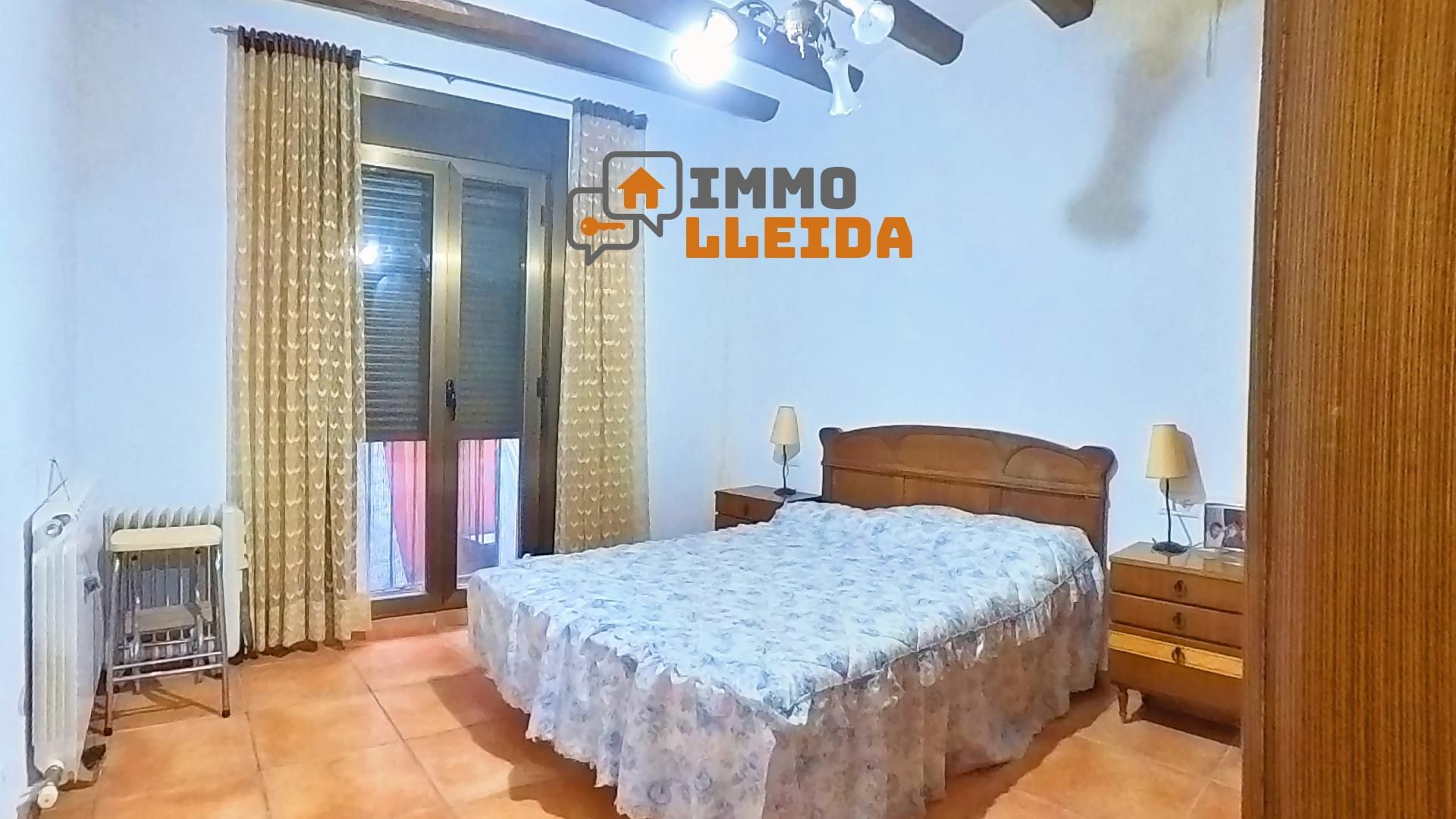 Exterior view of Single-family semi-detached for sale in Balaguer  with Heating, Terrace and Storage room