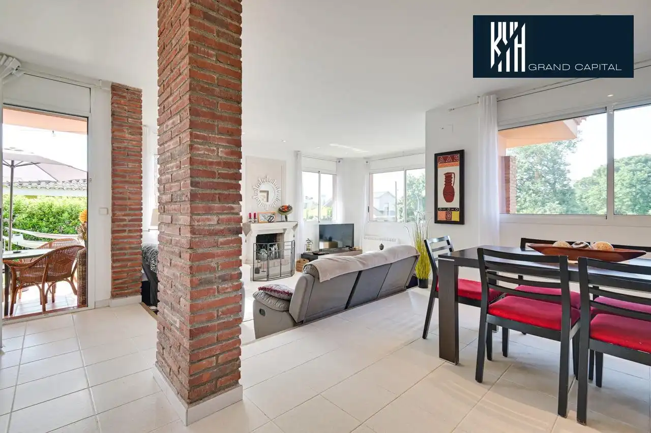 Casa con piscina in vendita a Carrer Carrer Montserrat, imagen 15