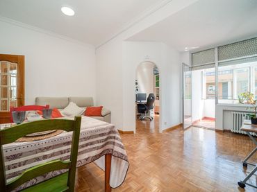 Wohnung mit Aufzug zum Verkauf in Calle EMBAJADORES