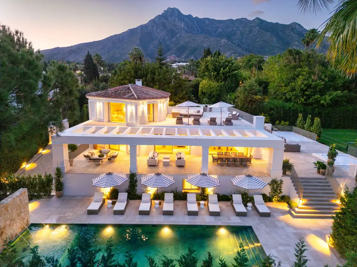 Terrasse von Haus oder Chalet zum Verkauf in Marbella mit Klimaanlage, Privatgarten und Terrasse