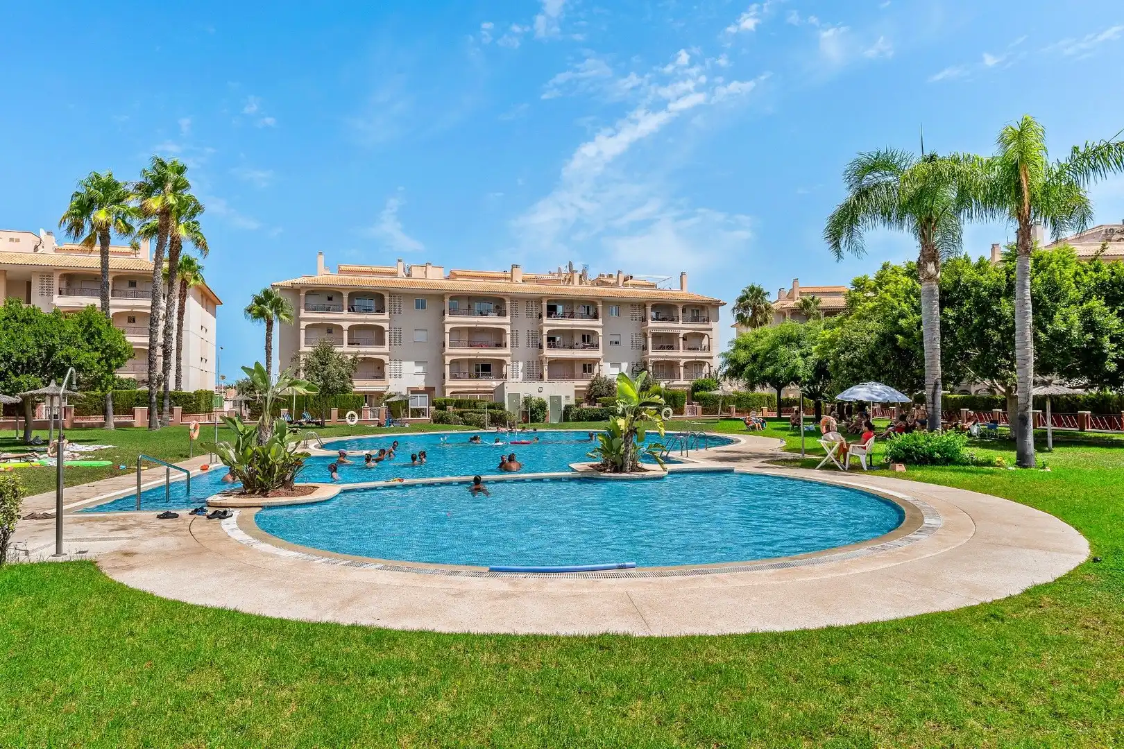 Apartamento con piscina en venta en Calle del Pavo Real, imagen 3