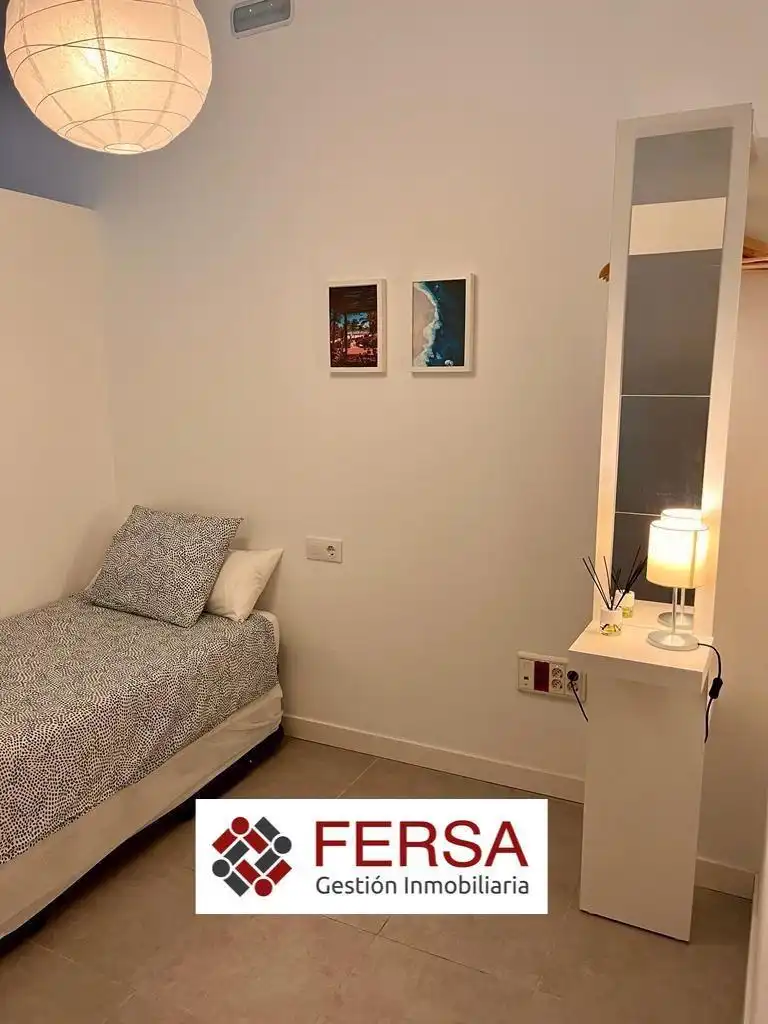 Habitación de Loft en venta en El Puerto de Santa María con Aire acondicionado, Calefacción y Amueblado