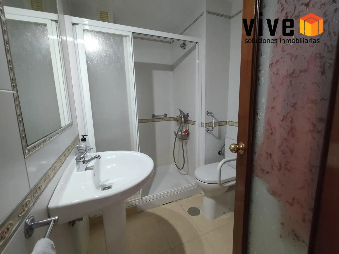 Baño de Piso en venta en Sevilla con Aire acondicionado y Terraza