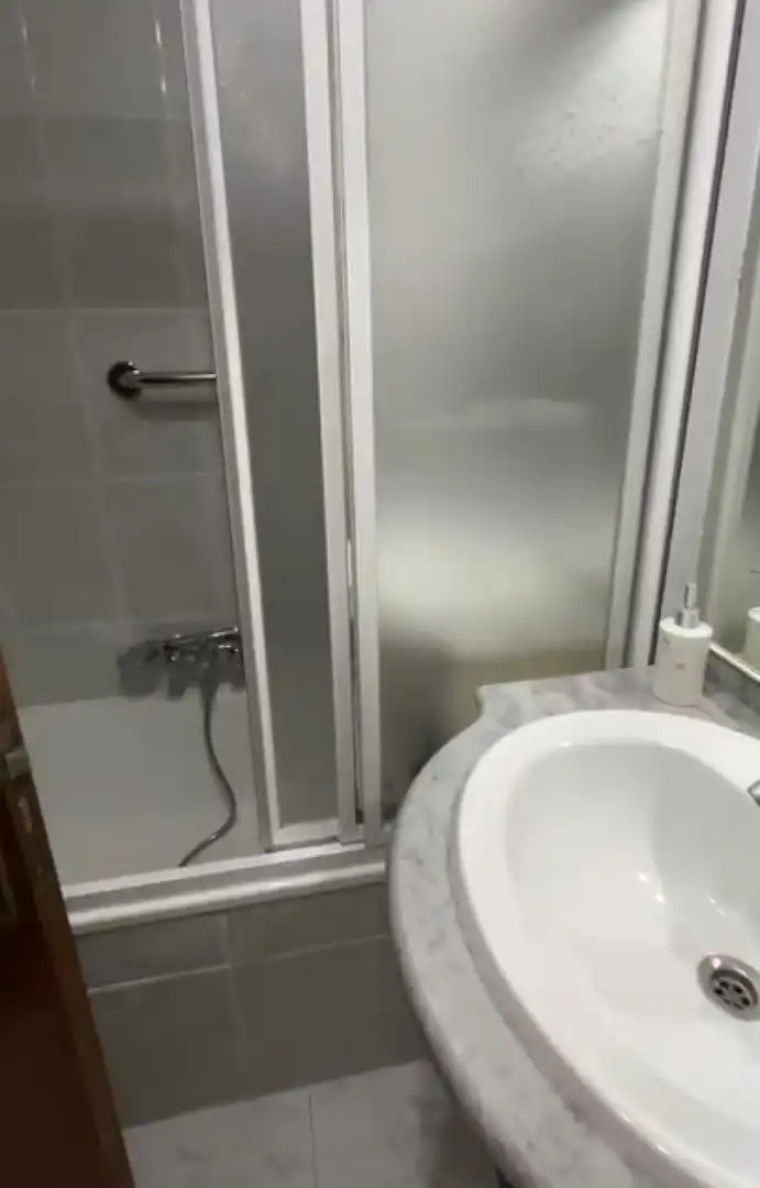 Bathroom of Flat for sale in Los Corrales de Buelna   with Heating, Parquet flooring and Storage room