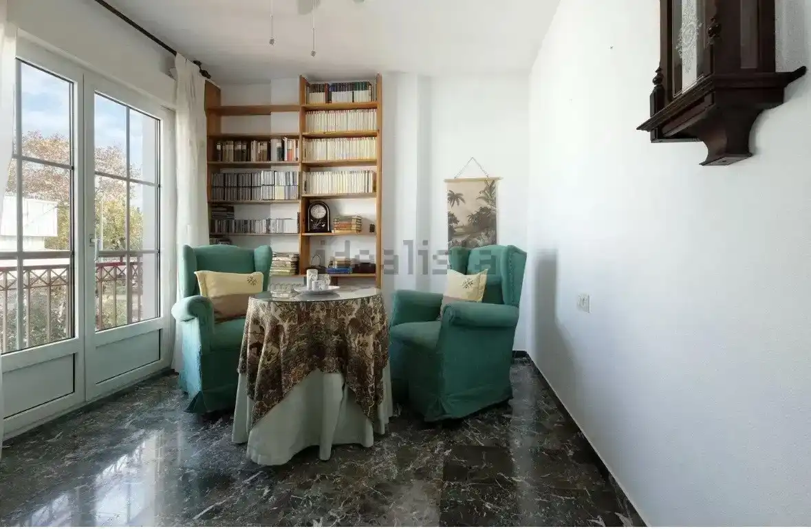 Sala d'estar de Casa adosada en venda en  Granada Capital amb Aire condicionat i Balcó