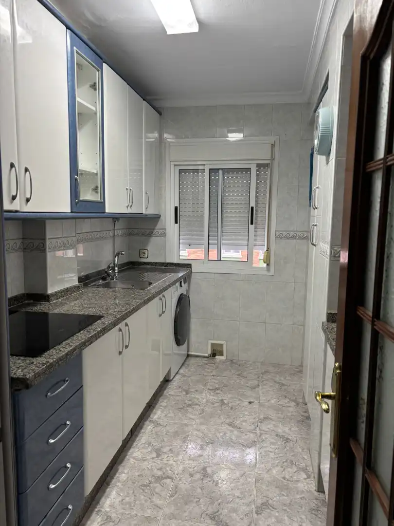 Cocina de Piso de alquiler en Málaga con Amueblado, Horno y Microondas
