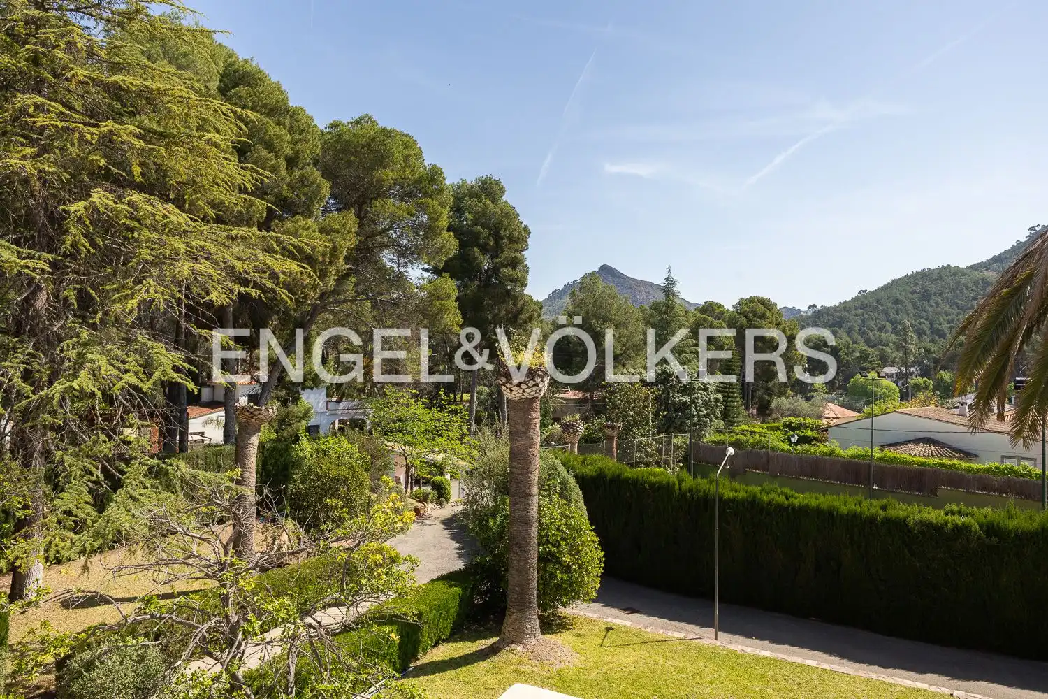 Vista exterior de Casa o xalet en venda en Náquera amb Calefacció, Jardí privat i Terrassa