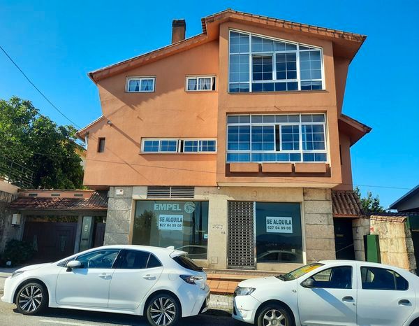 Vista exterior de Dúplex en venda en Vigo  amb Calefacció, Terrassa i Traster