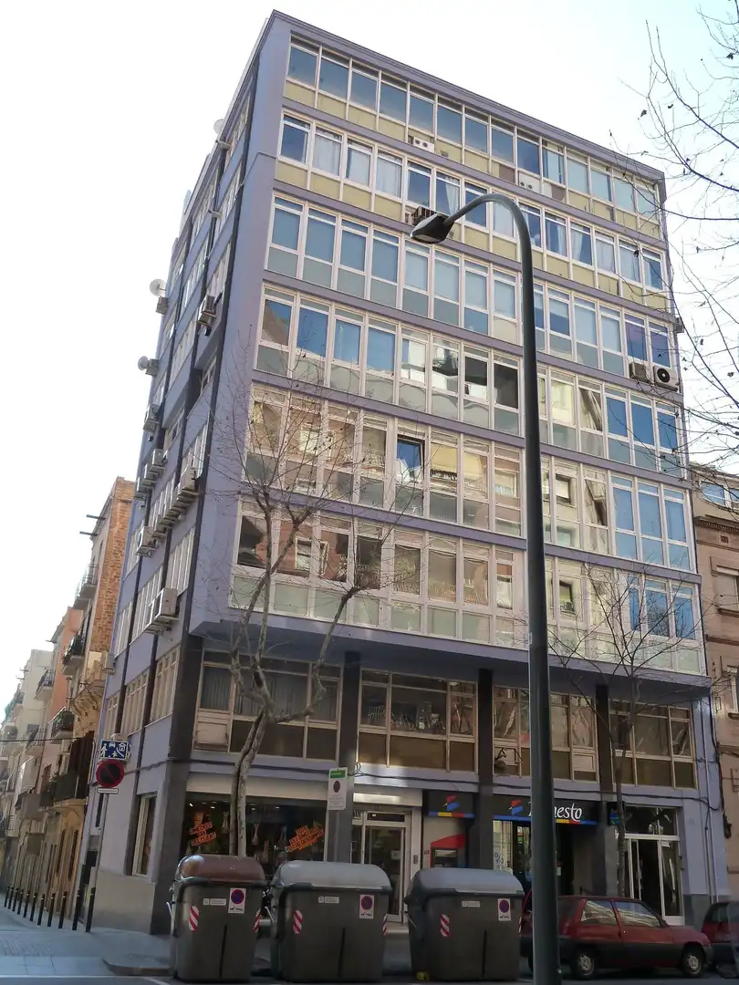 Vista exterior de Local de alquiler en Barcelona con Aire acondicionado
