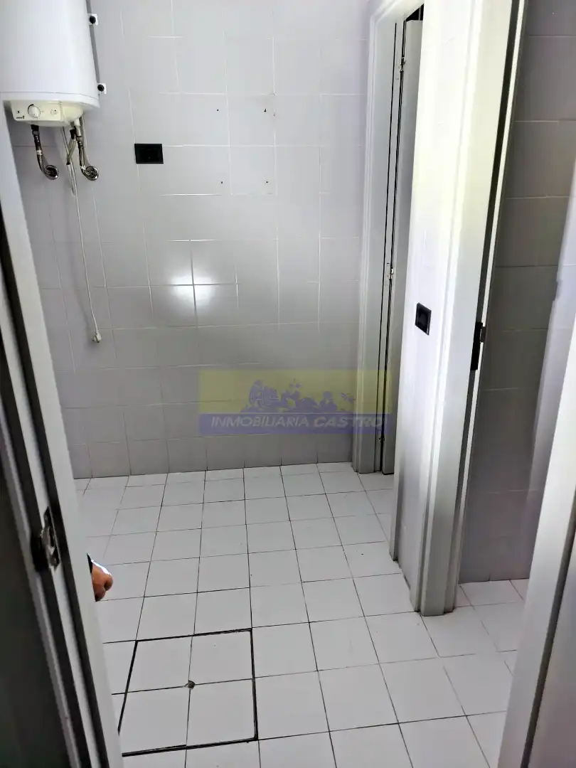 Bathroom of Commercial properties for rent in Castro-Urdiales