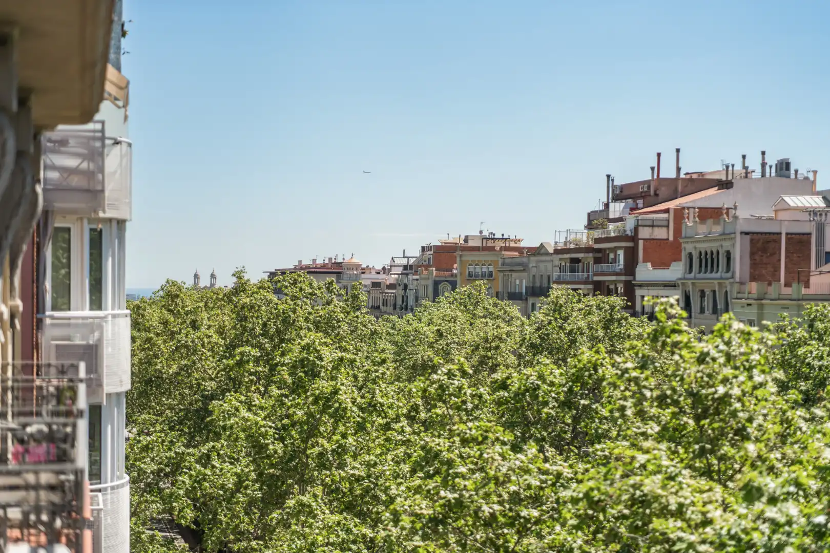 Vista exterior de Piso en venta en Barcelona con Balcón