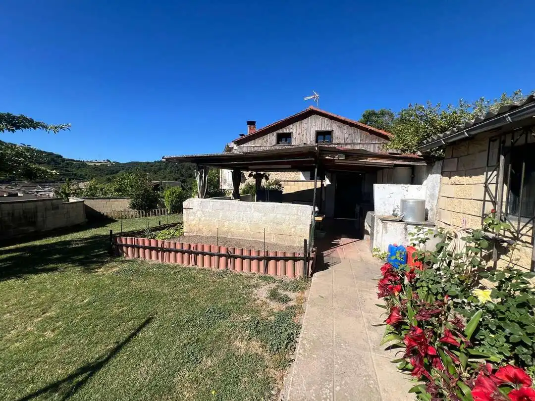 Jardí de Casa o xalet en venda en Añana amb Calefacció, Jardí privat i Traster
