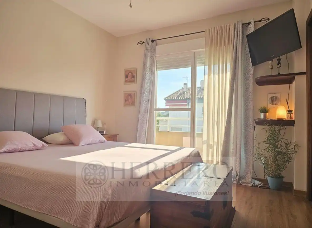 Habitación de Casa adosada en venta en Gandia con Aire acondicionado, Calefacción y Jardín privado