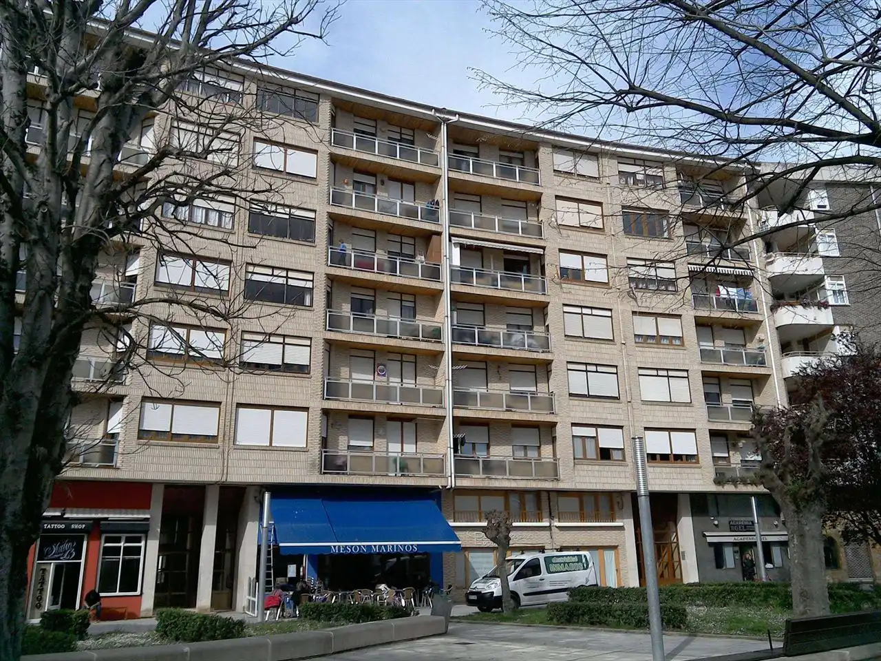Pis amb terrassa en venda a Calle Marinos de Santoña 6