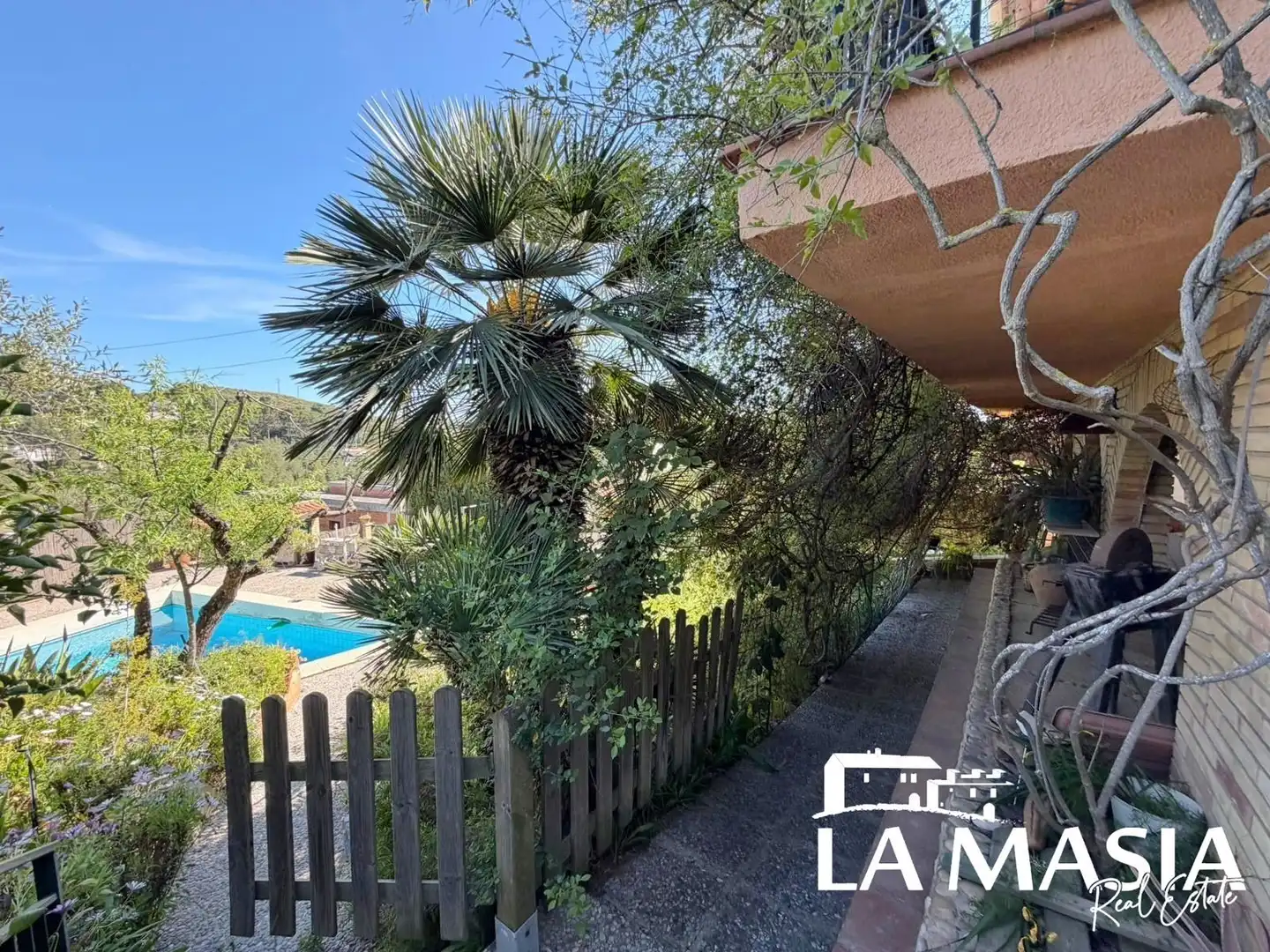 Vista exterior de Casa o xalet en venda en Olivella amb Calefacció, Jardí privat i Terrassa