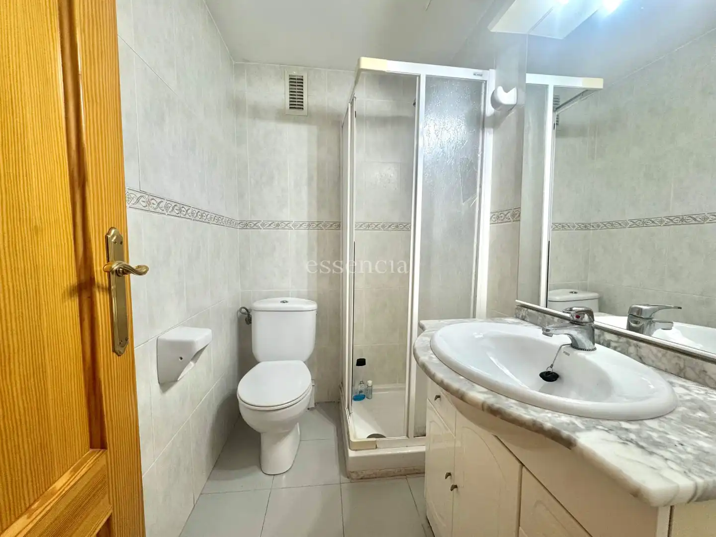Baño de Piso en venta en Gandia con Balcón