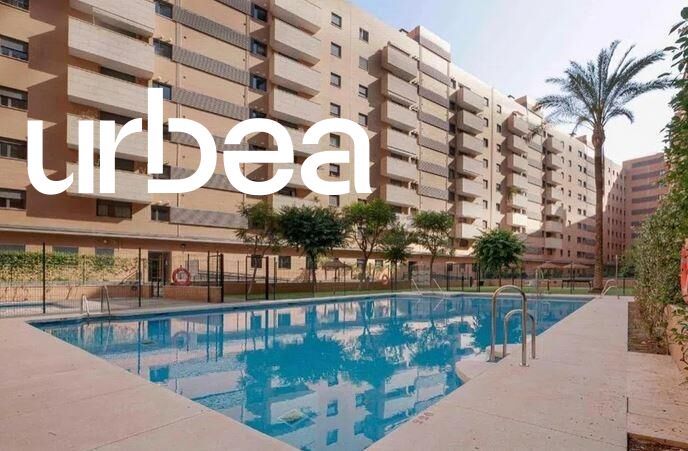 Exterior view of Flat to rent in Málaga Capital  with Air Conditioner, Terrace and Community pool