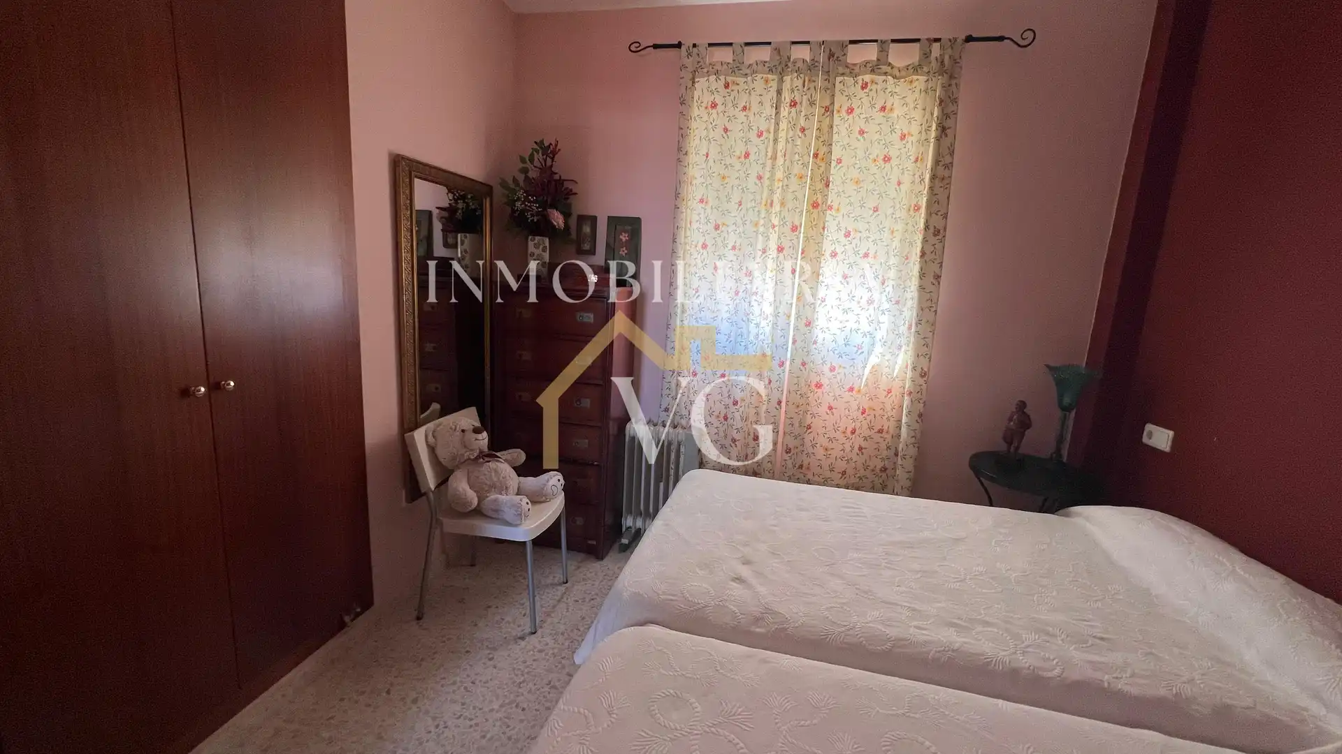 Dormitori de Casa adosada en venda en Guillena