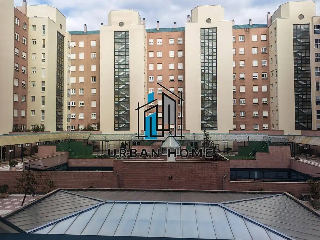 Exterior view of Flat for sale in León Capital   with Heating and Terrace