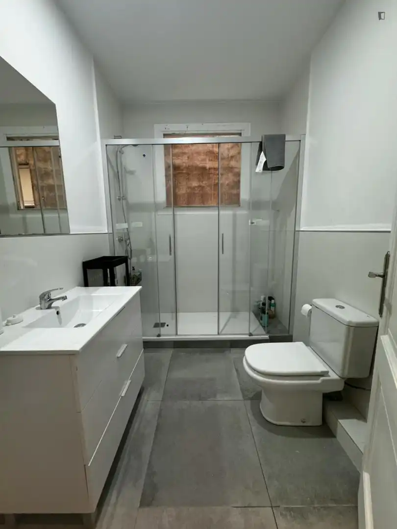 Baño de Apartamento para compartir en Barcelona con Calefacción, Amueblado y Horno