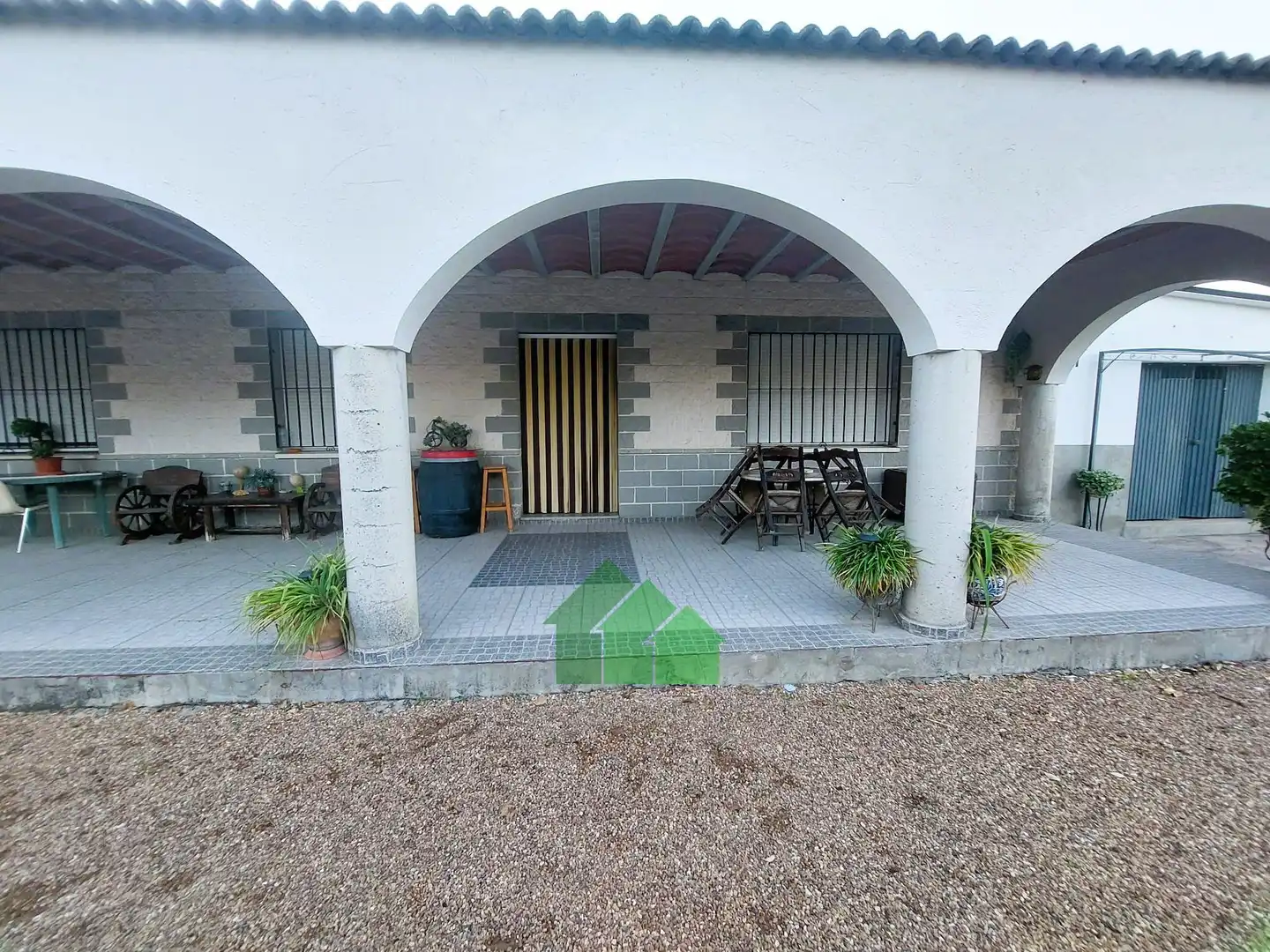 Vista exterior de Casa o xalet en venda en Montijo amb Traster, Piscina i TV