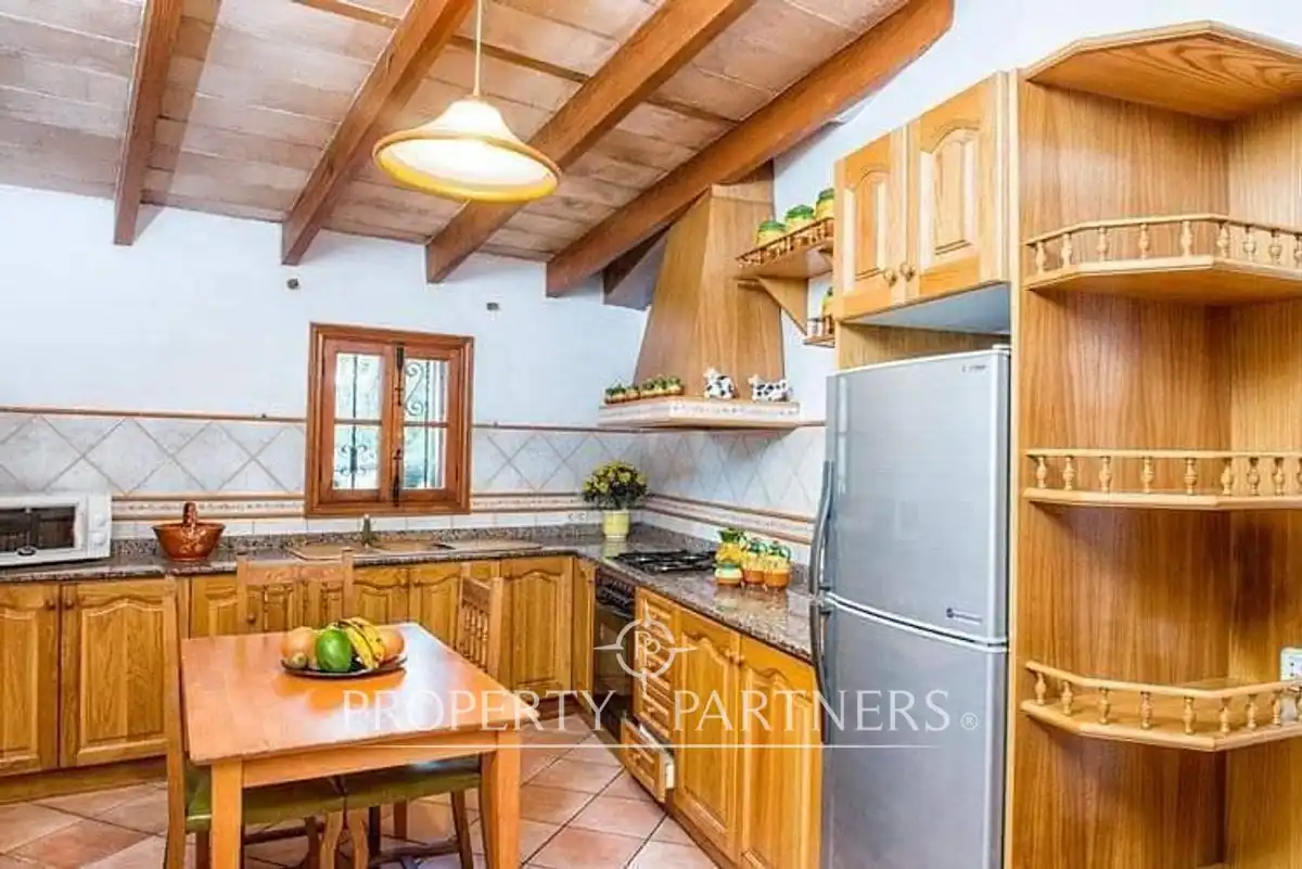 Cuina de Finca rústica en venda en Sant Llorenç des Cardassar amb Calefacció, Jardí privat i Terrassa