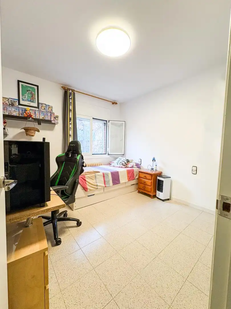 Habitación de Casa adosada en venta en Castellar del Vallès con Aire acondicionado, Calefacción y Terraza