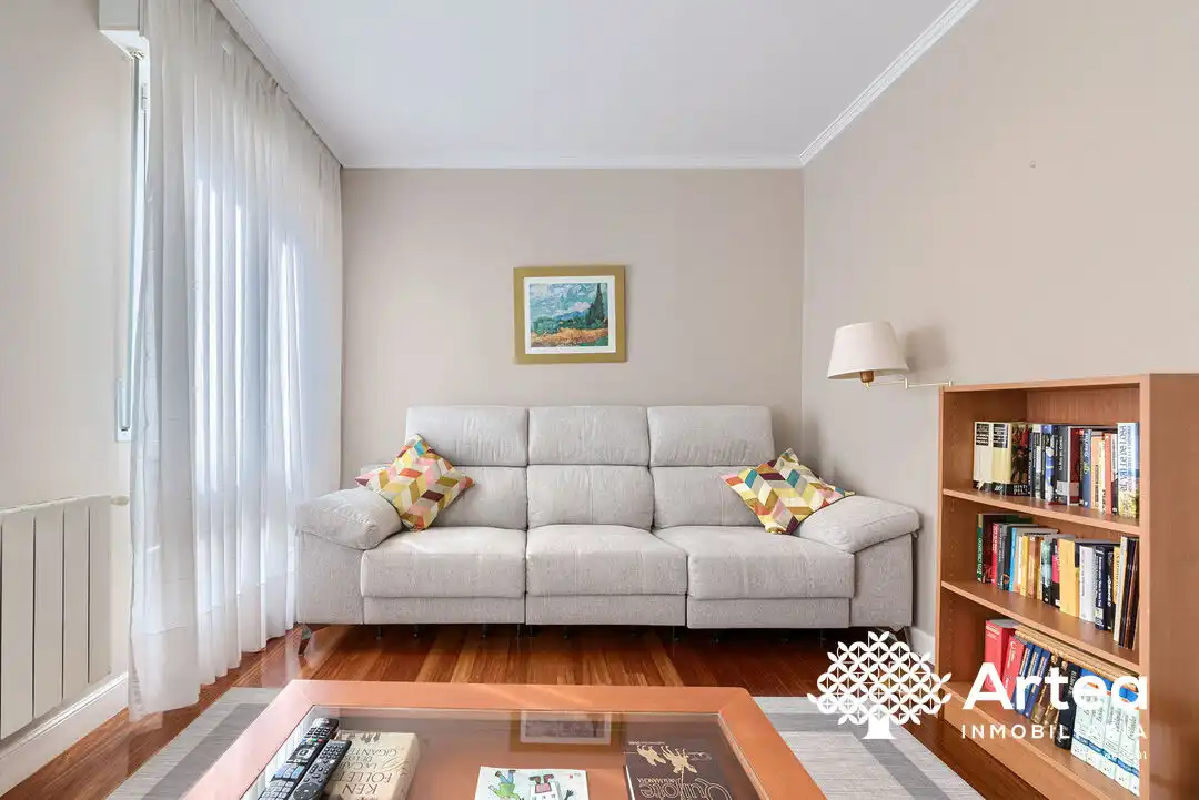 Living room of Flat for sale in Portugalete  with Heating and Balcony