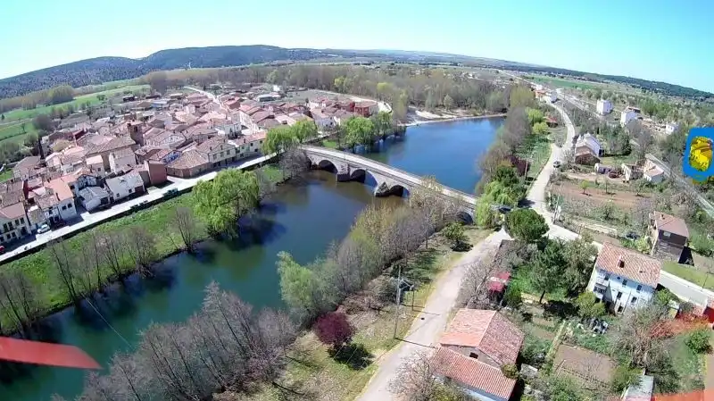 Vista exterior de Finca rústica en venda en Puentedura amb Jardí privat, Terrassa i Traster