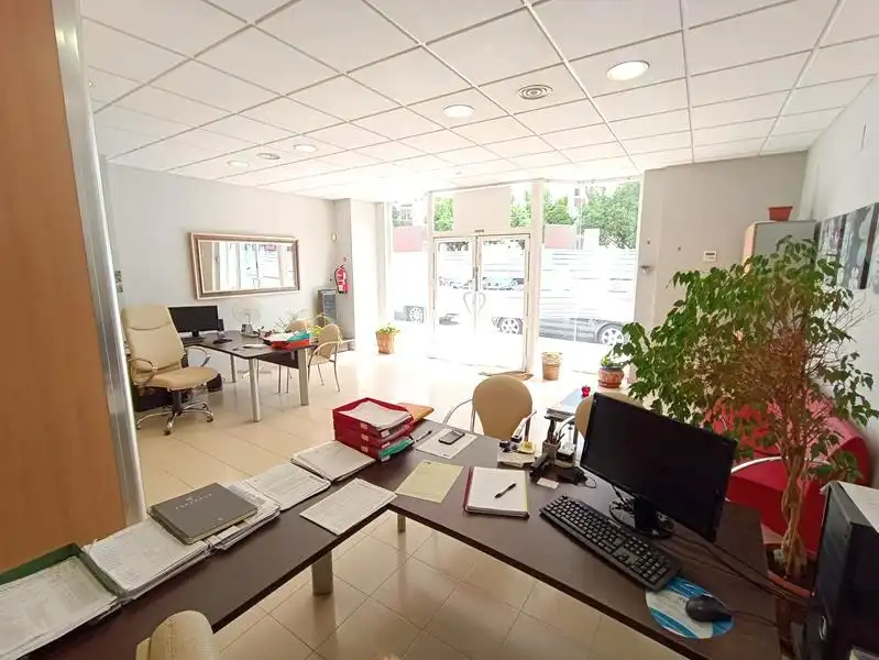 Local comercial en venda a Estepona Pueblo