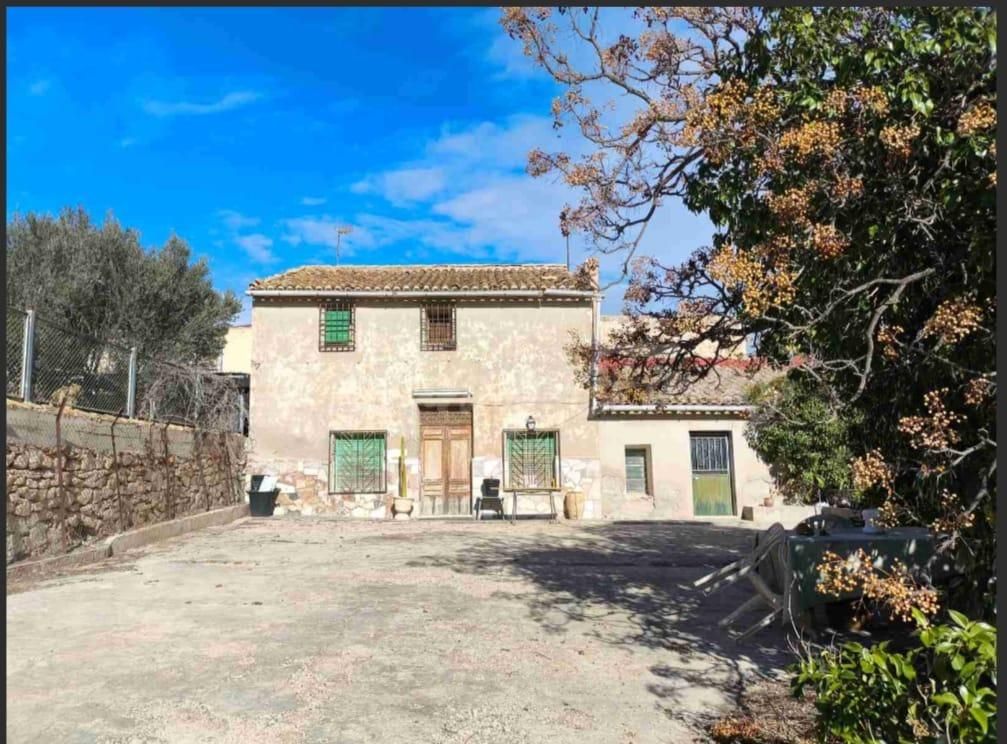 Vista exterior de Finca rústica en venda en Monóvar  / Monòver amb Jardí privat i Piscina