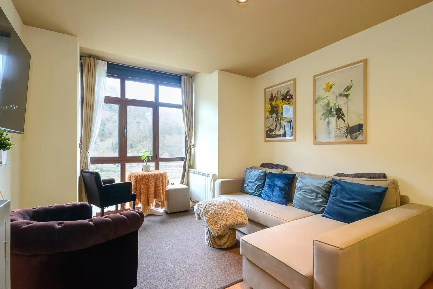 Sala de estar de Piso en venta en Aller con Calefacción, Trastero y Amueblado