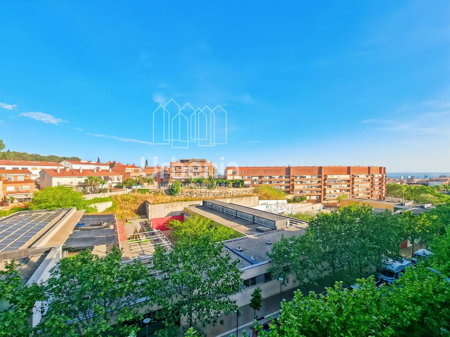 Außenansicht von Wohnung zum Verkauf in Mataró mit Klimaanlage, Terrasse und Abstellraum