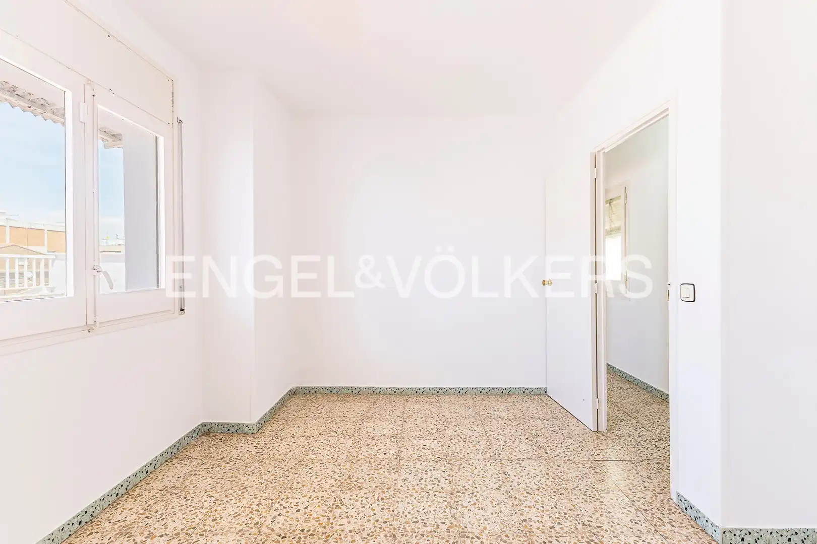 Piso en venta en Sant Boi de Llobregat con Calefacción, Terraza y Balcón