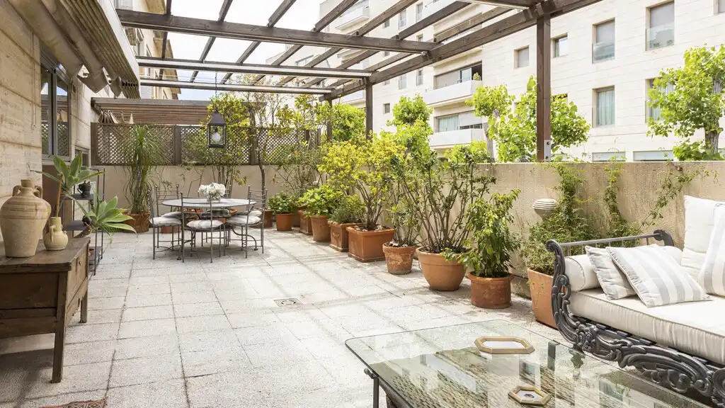 Terrasse von Wohnungen zum Verkauf in Barcelona mit Klimaanlage, Heizung und Parkett