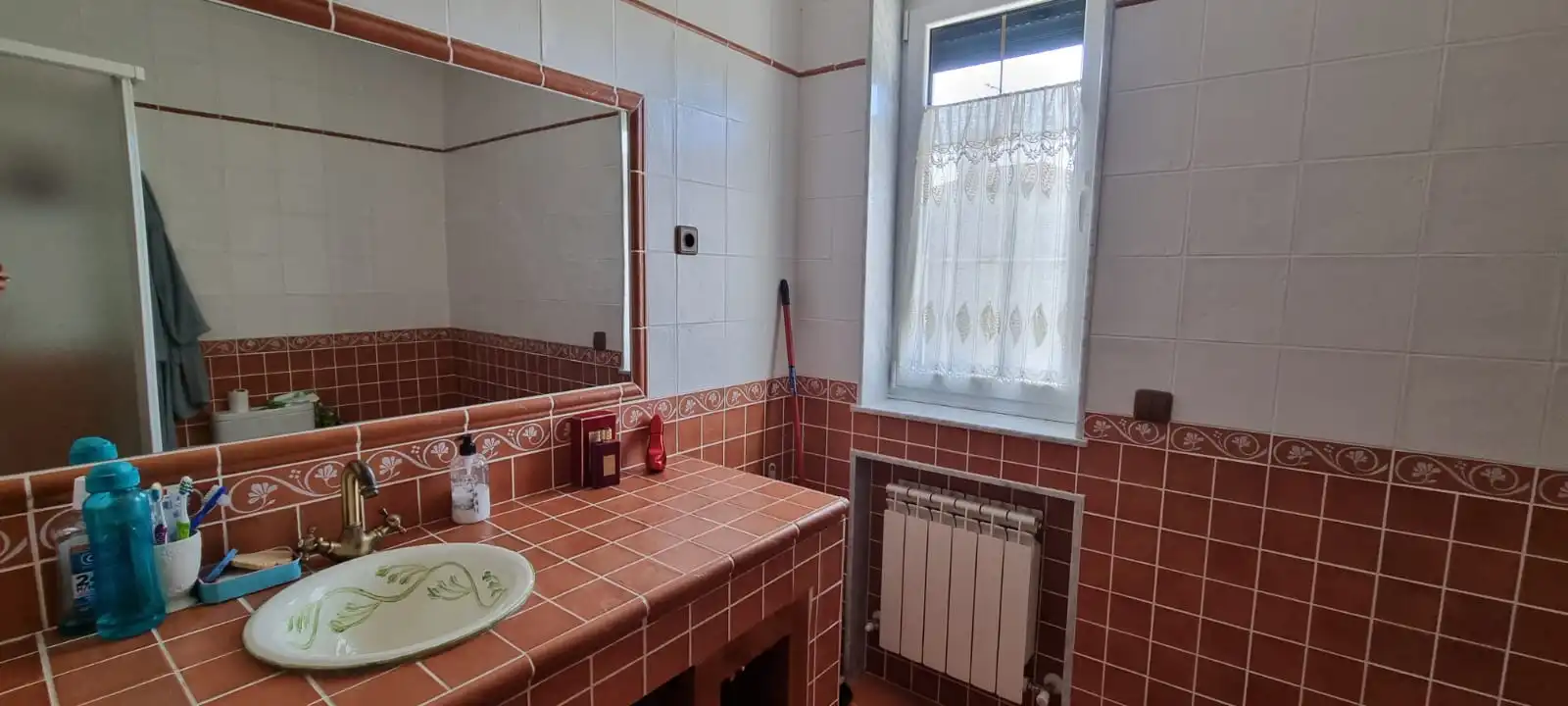 Bany de Casa o xalet en venda en Moralzarzal amb Aire condicionat, Calefacció i Jardí privat