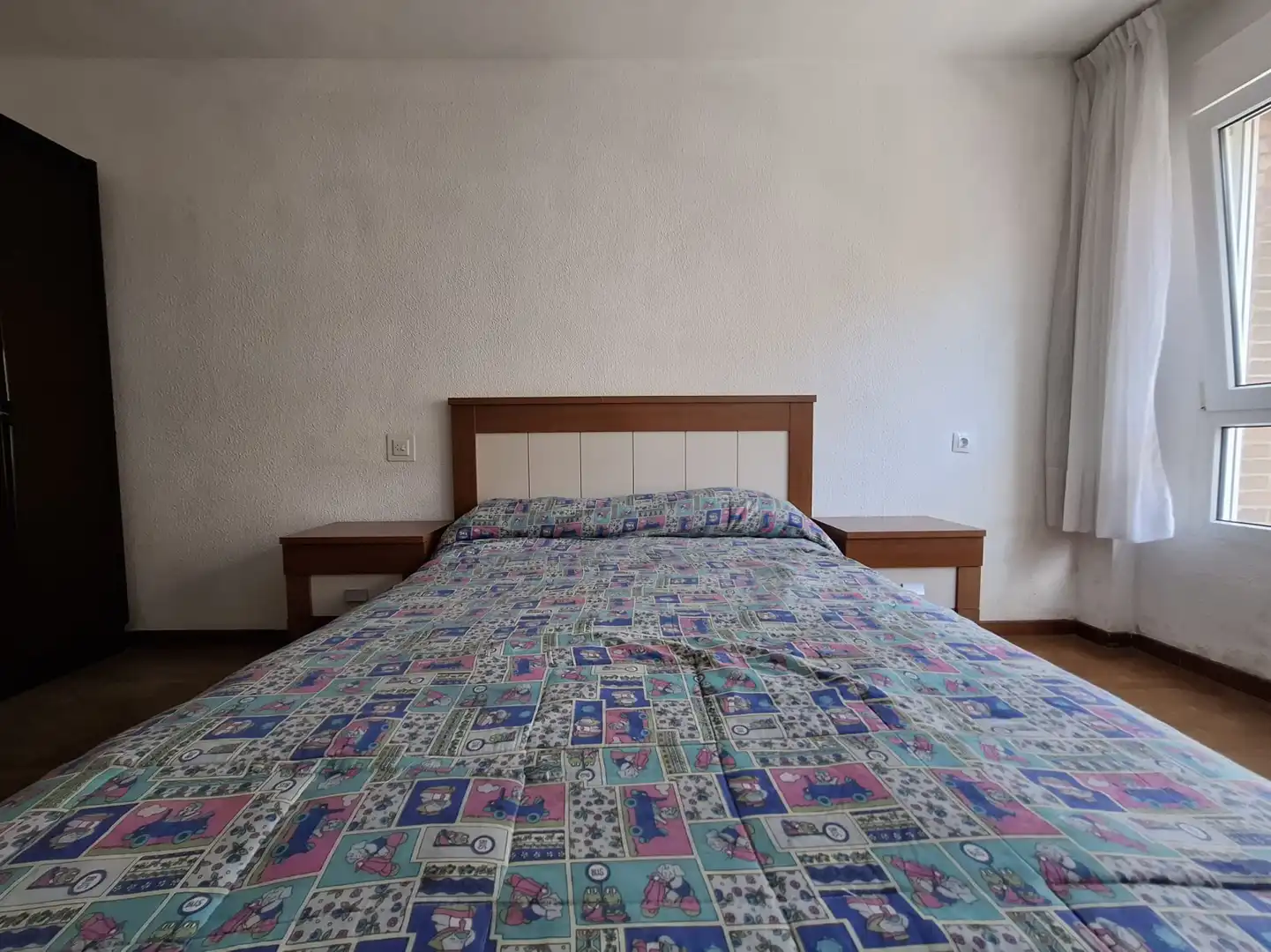 Dormitori de Pis de lloguer en Gijón  amb Calefacció, Parquet i Terrassa
