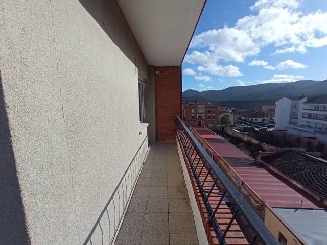 Piso en Alquiler en Calle Negro Día en Trespaderne