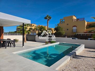 Xalet amb piscina en venda a amapola