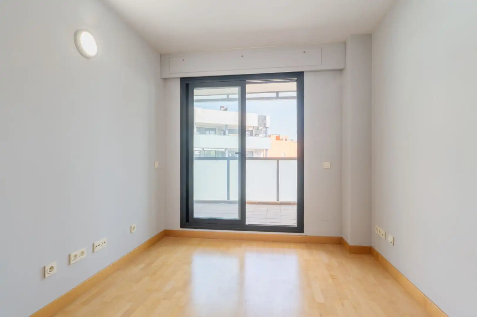 Habitación de Oficina en venta en Alcorcón con Aire acondicionado, Calefacción y Trastero
