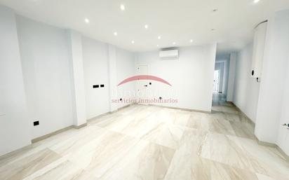 Flat for sale in  Sevilla Capital  with Air Conditioner