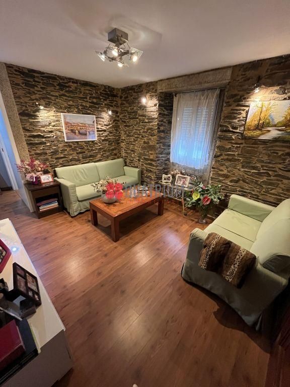 Sala d'estar de Casa o xalet en venda en Touro amb Calefacció i Jardí privat