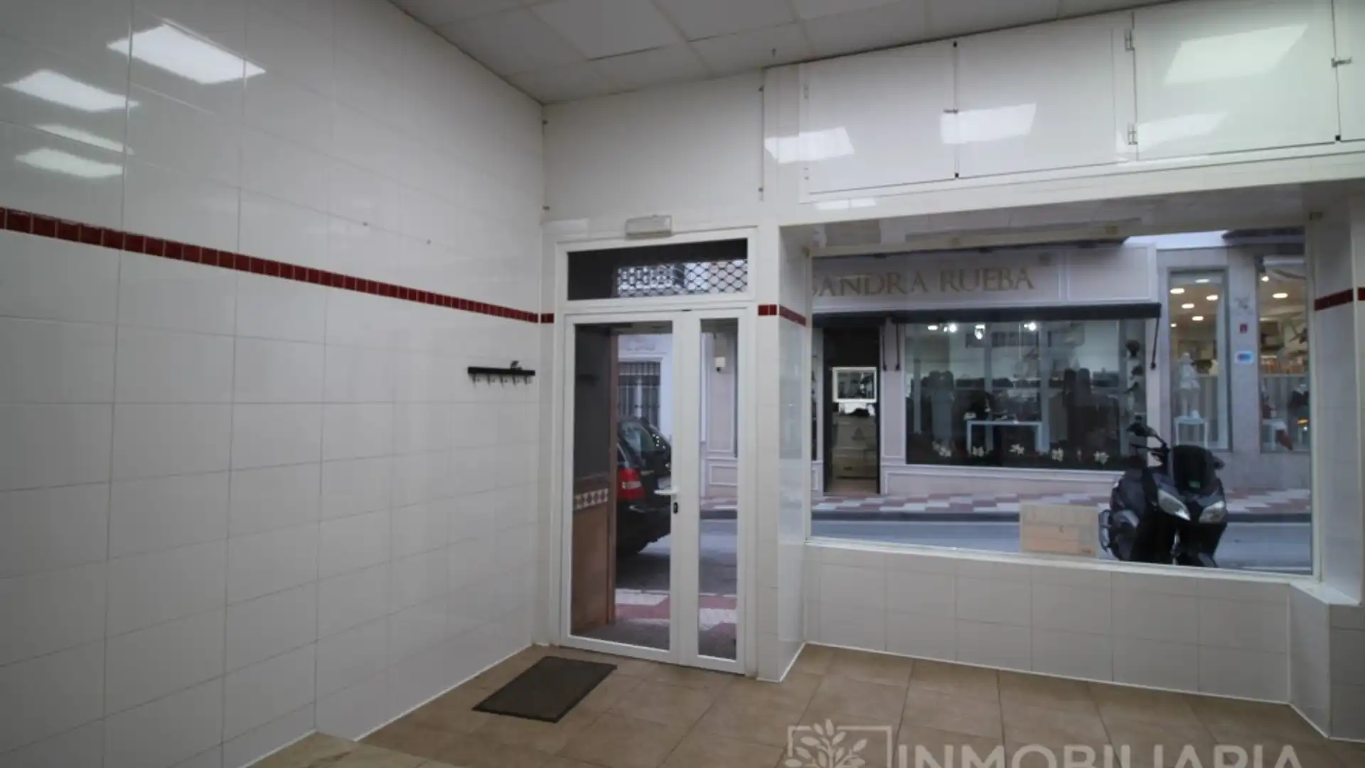 Local de alquiler en Alhaurín El Grande con Aire acondicionado