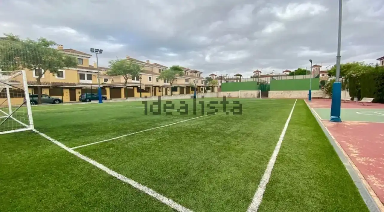 Casa adosada en venda en Espartinas amb Aire condicionat, Calefacció i Jardí privat
