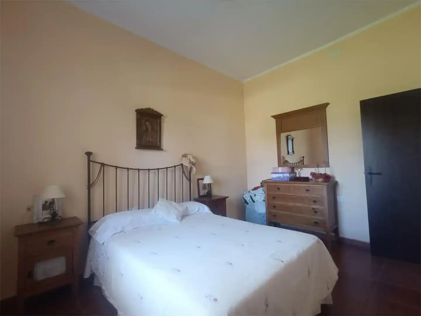 Dormitori de Casa o xalet en venda en Trigueros amb Aire condicionat i Piscina